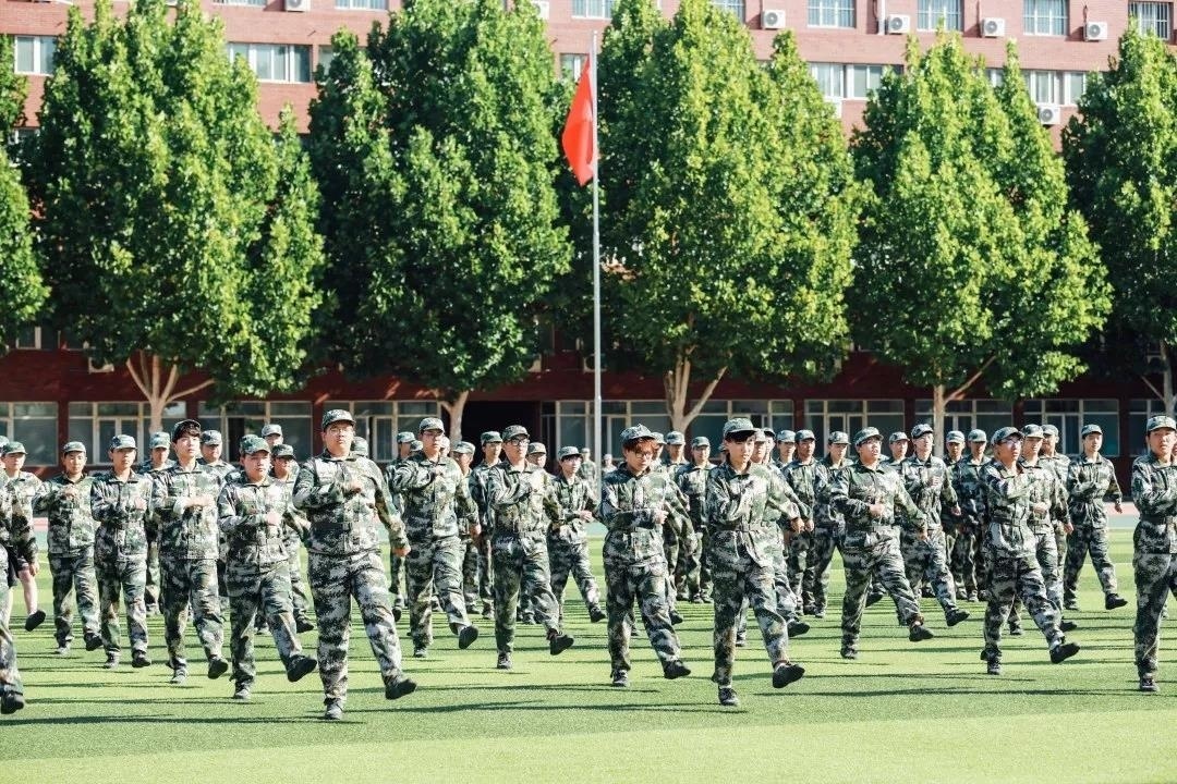 王府学校