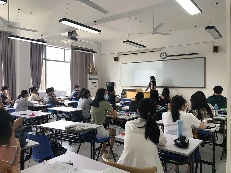 光华剑桥学子们归来.jpg