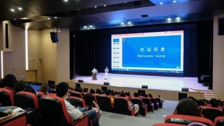 学校剧场.jpg