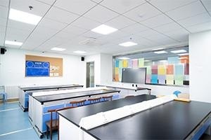 美国(青岛)伍斯特学校实验课堂