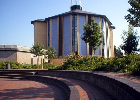 伯恩茅斯大学