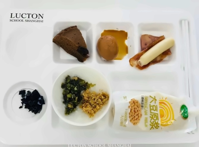 上海莱克顿学校食堂早餐.jpg