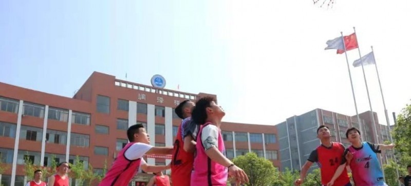 贵州贵阳市商贸学校