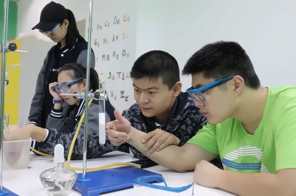 化学实验.jpg