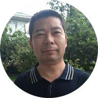 岳培东 班主任 高级教师