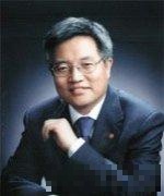 张维迎