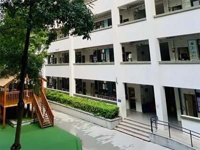 剑桥郡加拿达外国语学校校园环境