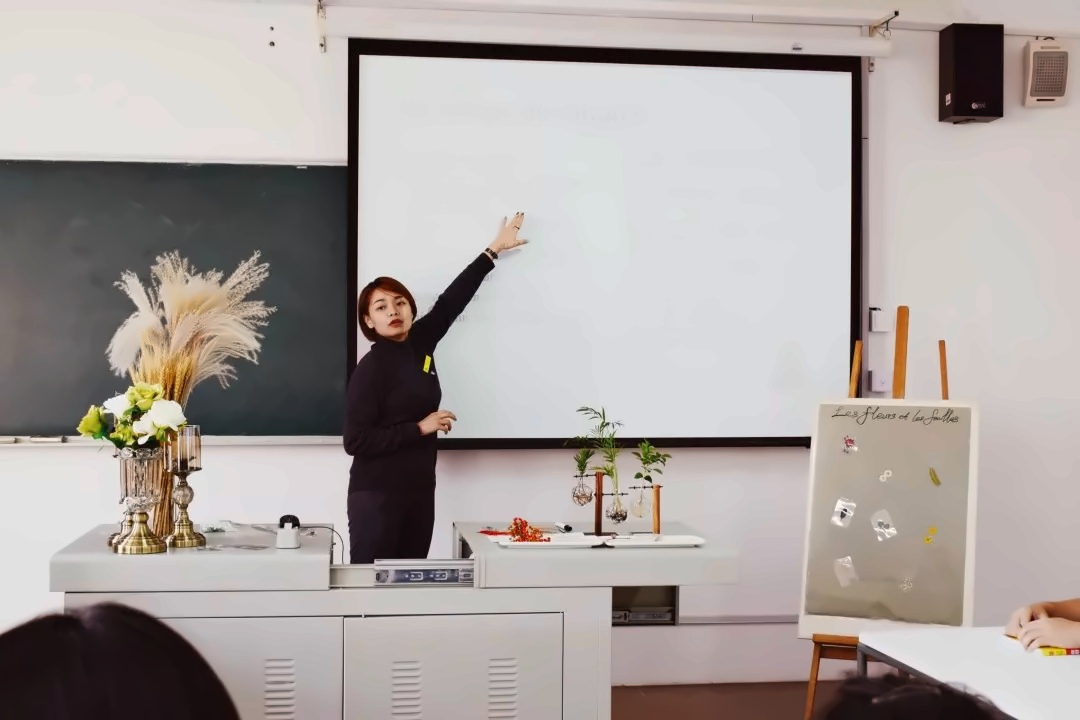 走进法兰西花卉世界.jpg