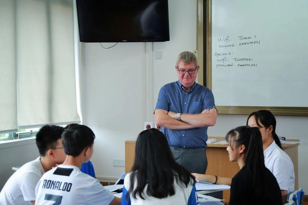 英国物理挑战赛上海托马斯实验学校学子斩获4金3银3铜.jpg