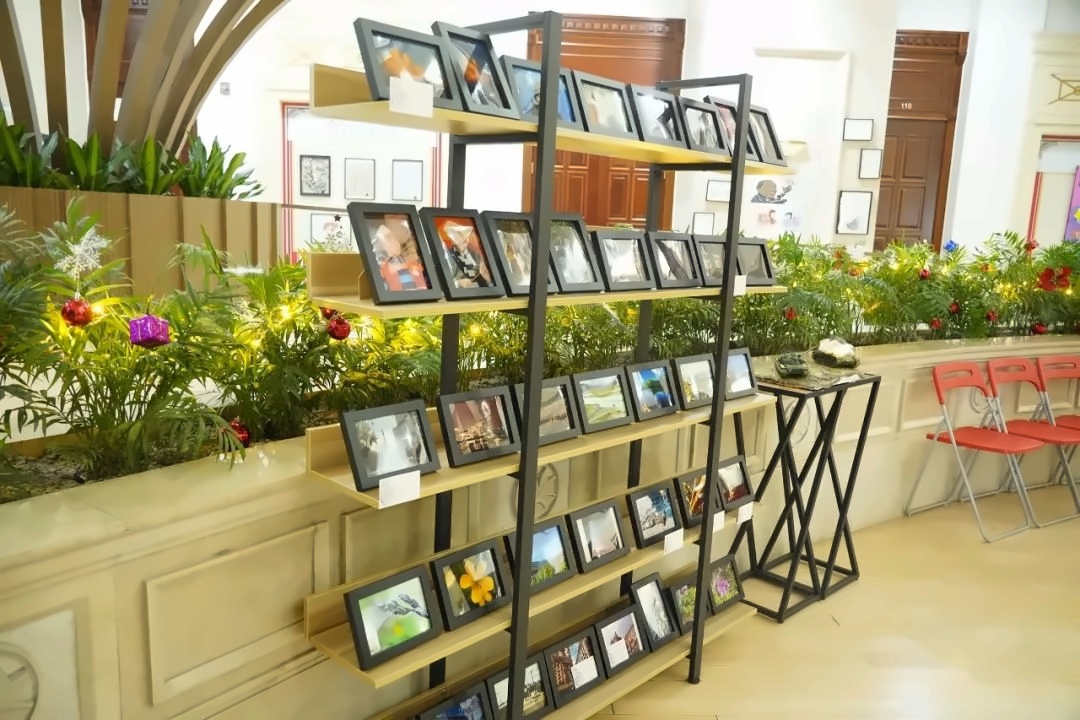 学生艺术作品展.jpg