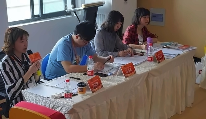 CCTV希望之星英语大赛评委老师.jpg