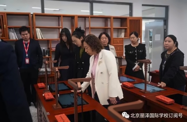 丰台区教委视导北京丽泽国际学校**组6.jpg