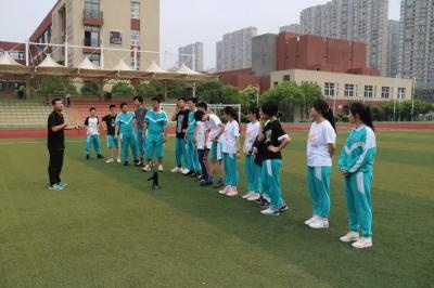 句容碧桂园学校体育课.jpg