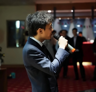 美华学校UIA理科组教学主任.jpg