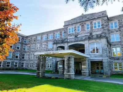 加拿大罗瑞学院主体建筑