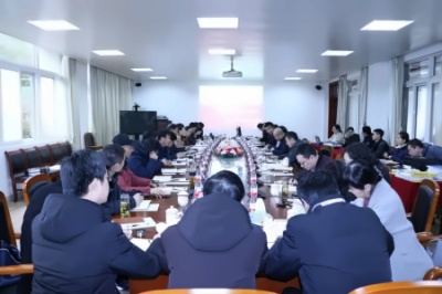 教育主管部门专家莅临句容碧桂园学校进行调研指导**.jpg