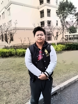 王同学