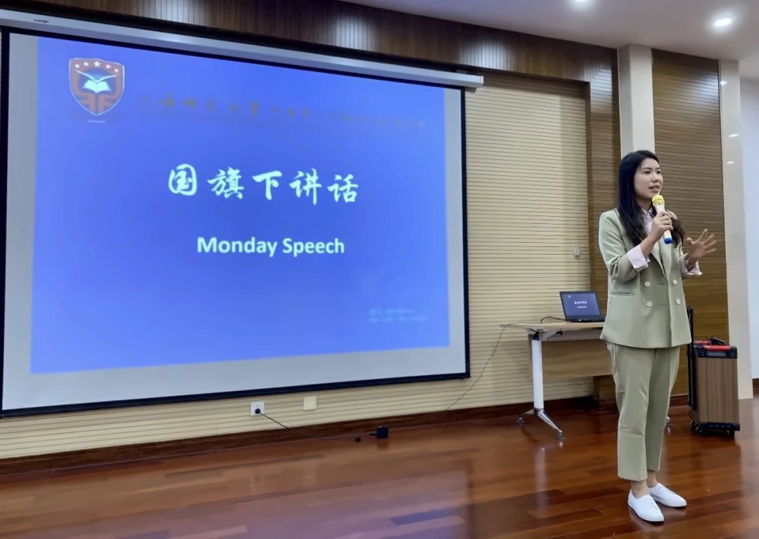 王新怡老师宣讲.jpg