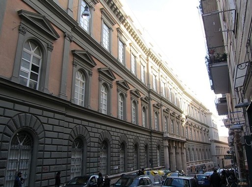 那不勒斯费德里克二世大学