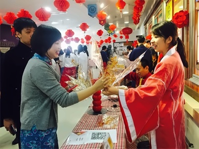 宏文学校青岛校区（原孔裔）庙会