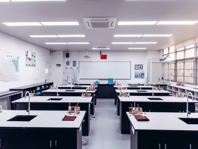 中黄外国语实验学校化学实验室