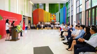 苏州海归学校首届“奥卡斯奖学金”颁奖典礼.jpg