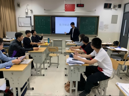 省泰中国际部化学辩论赛.jpg