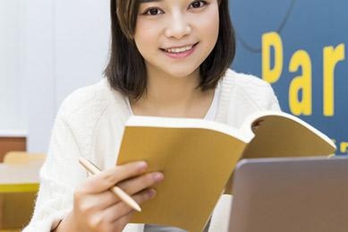 需要参加俄语二级考试，为三级考试打好基础的同学。