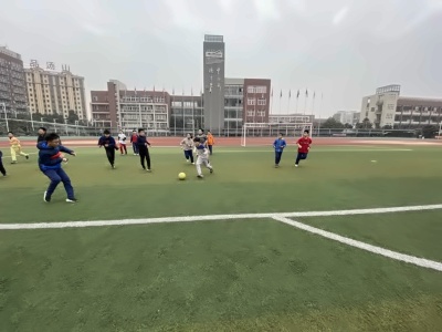 句容碧桂园学校中学部冬季球类比赛.jpg
