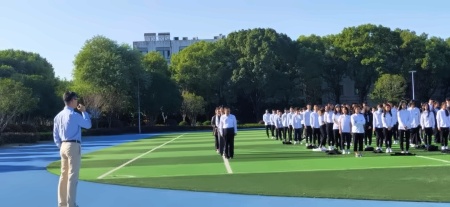美华学校UIA升旗仪式.jpg