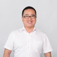郑伟伟，教务处副主任/全球视野老师