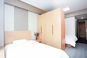 上海新虹桥中学宿舍二人间