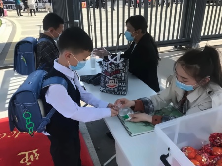 湖州帕丁顿双语学校1-3年级学生返校3.jpg