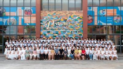 句容碧桂园学校2020届融合课程小学毕业照.jpg