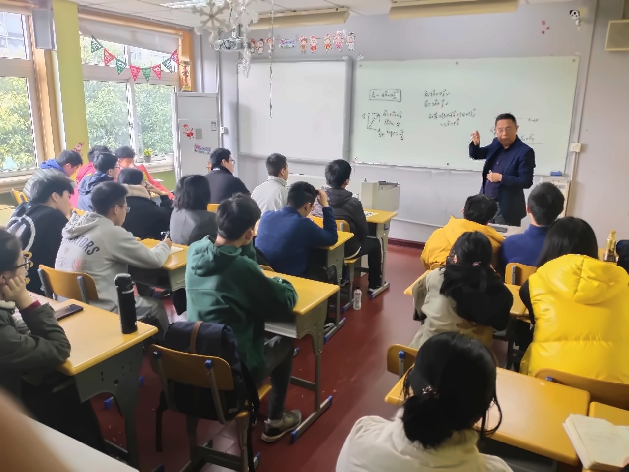 上外立泰A-Level课程中心校长大讲堂.jpg