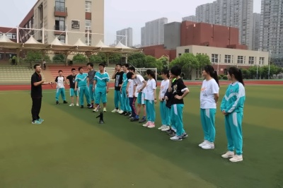 句容碧桂园学校体育课.jpg