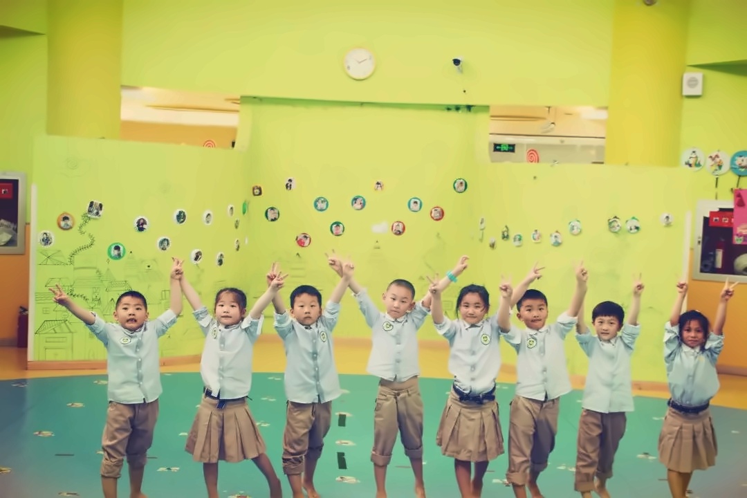 中加楓華國際學(xué)校幼兒園孩子們畢業(yè).jpg