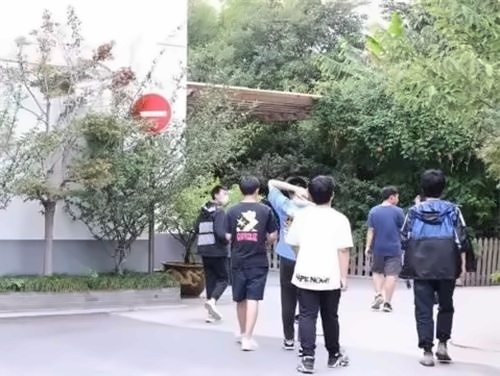 如影随形摄影社
