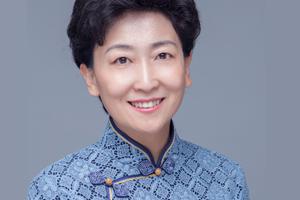 小学部校长李虹霞