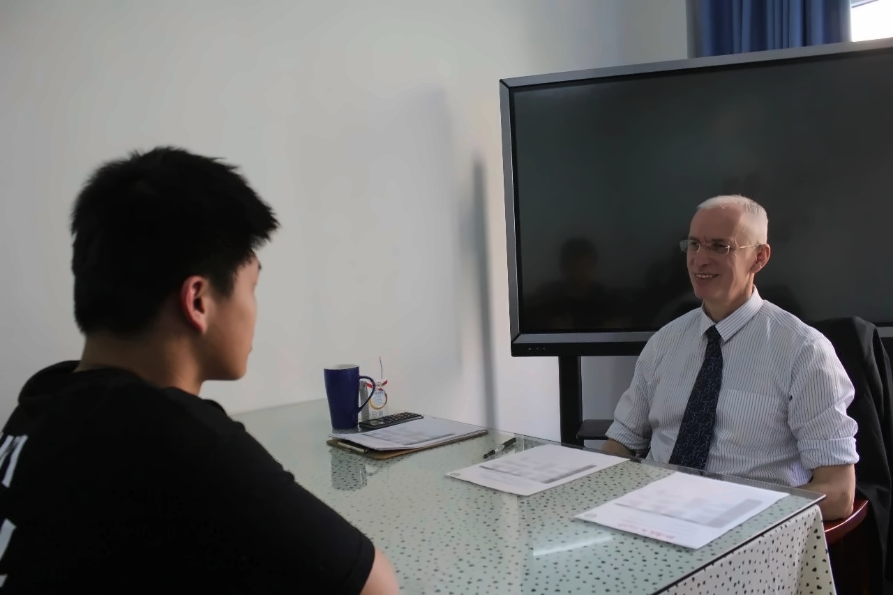 学生英语口试.jpg