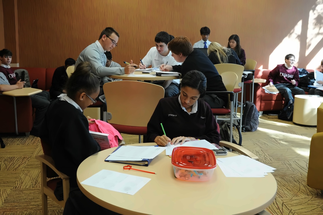 学校官方图片
