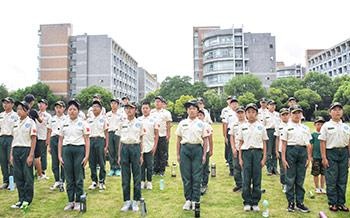 动静结合，身心成长