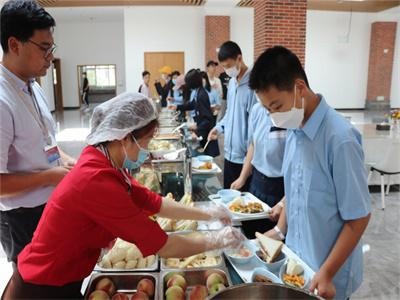 餐饮