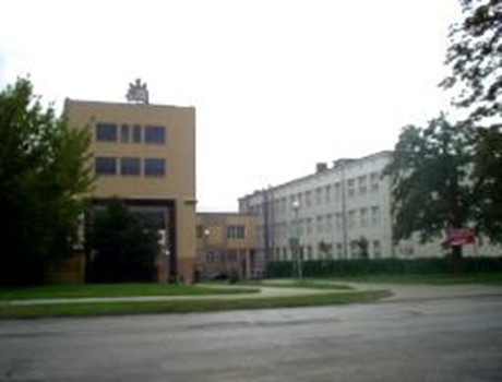 弗沃茨瓦韦克人文经济大学
