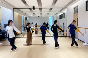 深圳市汉开数理高中剑桥国际书院舞蹈室