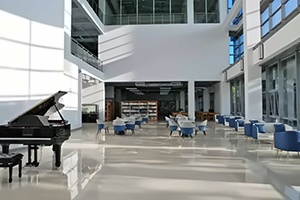上海林国荣学校教学楼大厅