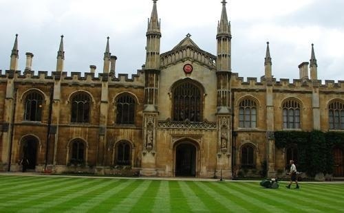 曼切斯特大学