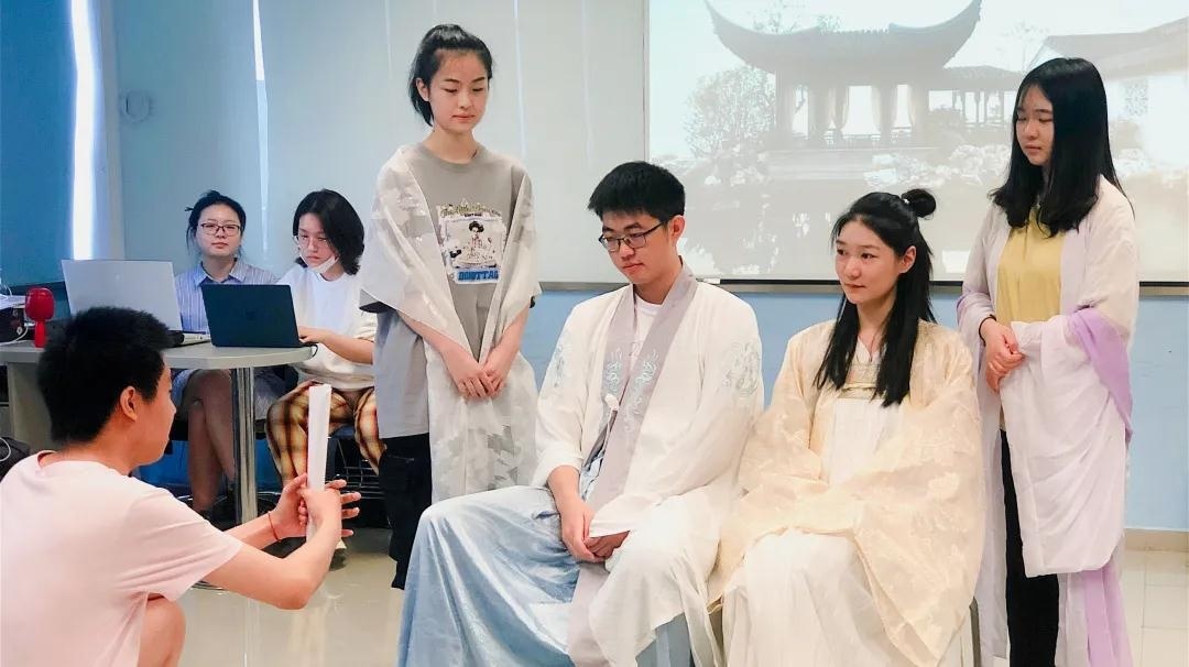 外国语大学国际课程中心