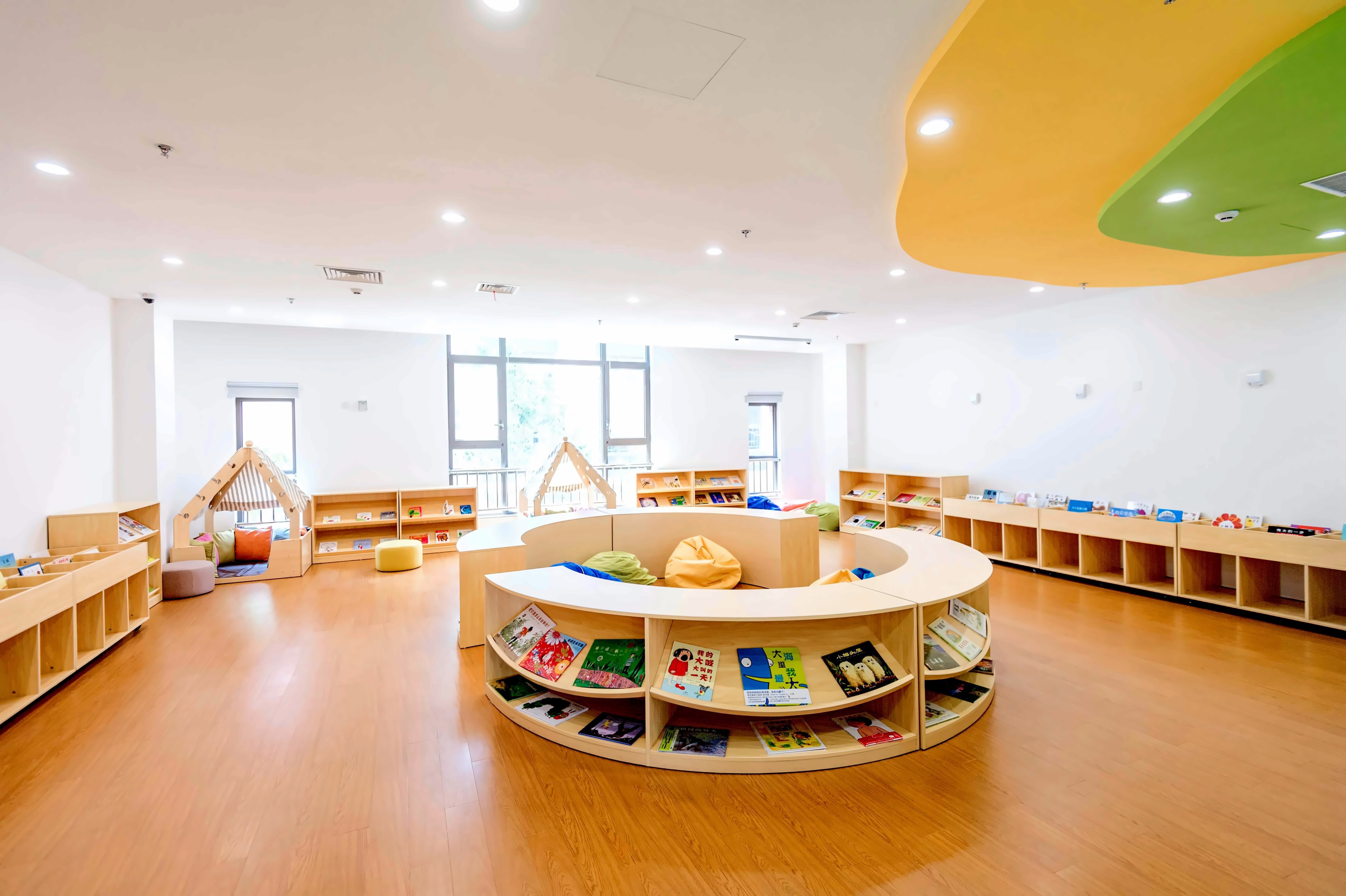 青岛赫德双语学校青岛赫德双语学校幼儿园图书角