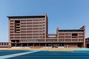 深圳前海哈罗港人子弟学校宿舍楼 + 餐厅